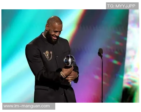 夸梅赞詹姆斯精彩表现十步上篮得分展现历史得分王的优雅风采